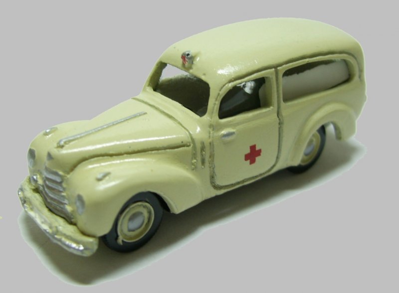 Skoda 1102 Rettungsfahrzeug des Roten Kreuzes.